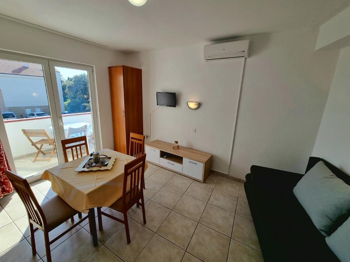 Apartments Ostrea - Mimoza โนวาลยา ภายนอก รูปภาพ