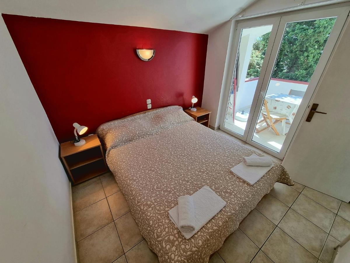 Apartments Ostrea - Mimoza โนวาลยา ภายนอก รูปภาพ