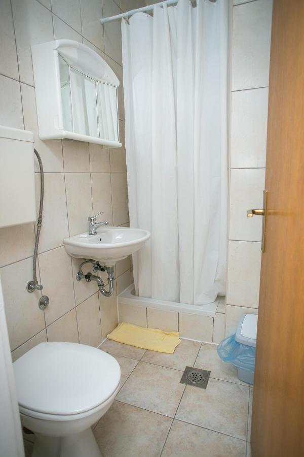 Apartments Ostrea - Mimoza โนวาลยา ภายนอก รูปภาพ