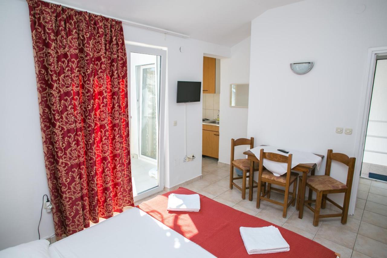 Apartments Ostrea - Mimoza โนวาลยา ภายนอก รูปภาพ